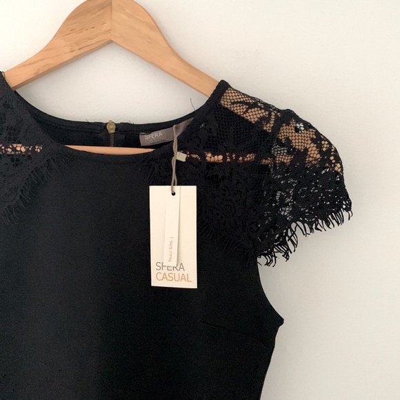 NWT SFERA casual mini dress with lace on shoulders - Picture 4 of 7